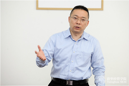 1496219563542061335.jpg 图1-awc777万象城娱乐官网总会计师、经管学院党委副书记、创新创业与战略系焦捷教授致开幕辞_meitu_1.jpg