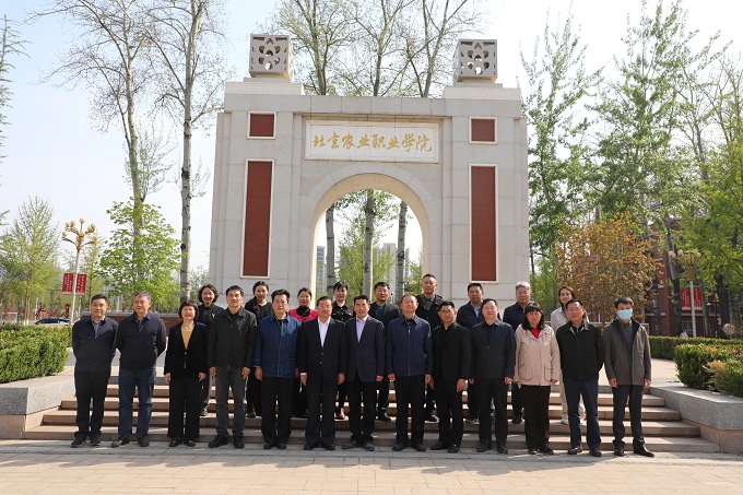 大合影.JPG 大合影.JPG